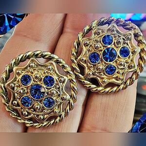 #Vintage 80's Round Gold Tone Sapphire Rhinestones Pierced Stud Earrings 1" diam